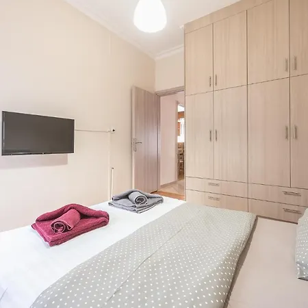 Apartment Sofihome Ampelokipi Station *